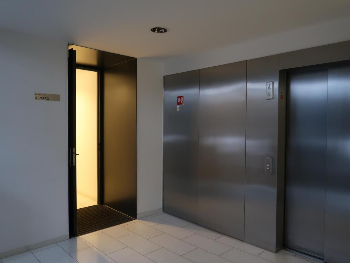 Michal Apartment 125M2 City Centre Praag Buitenkant foto