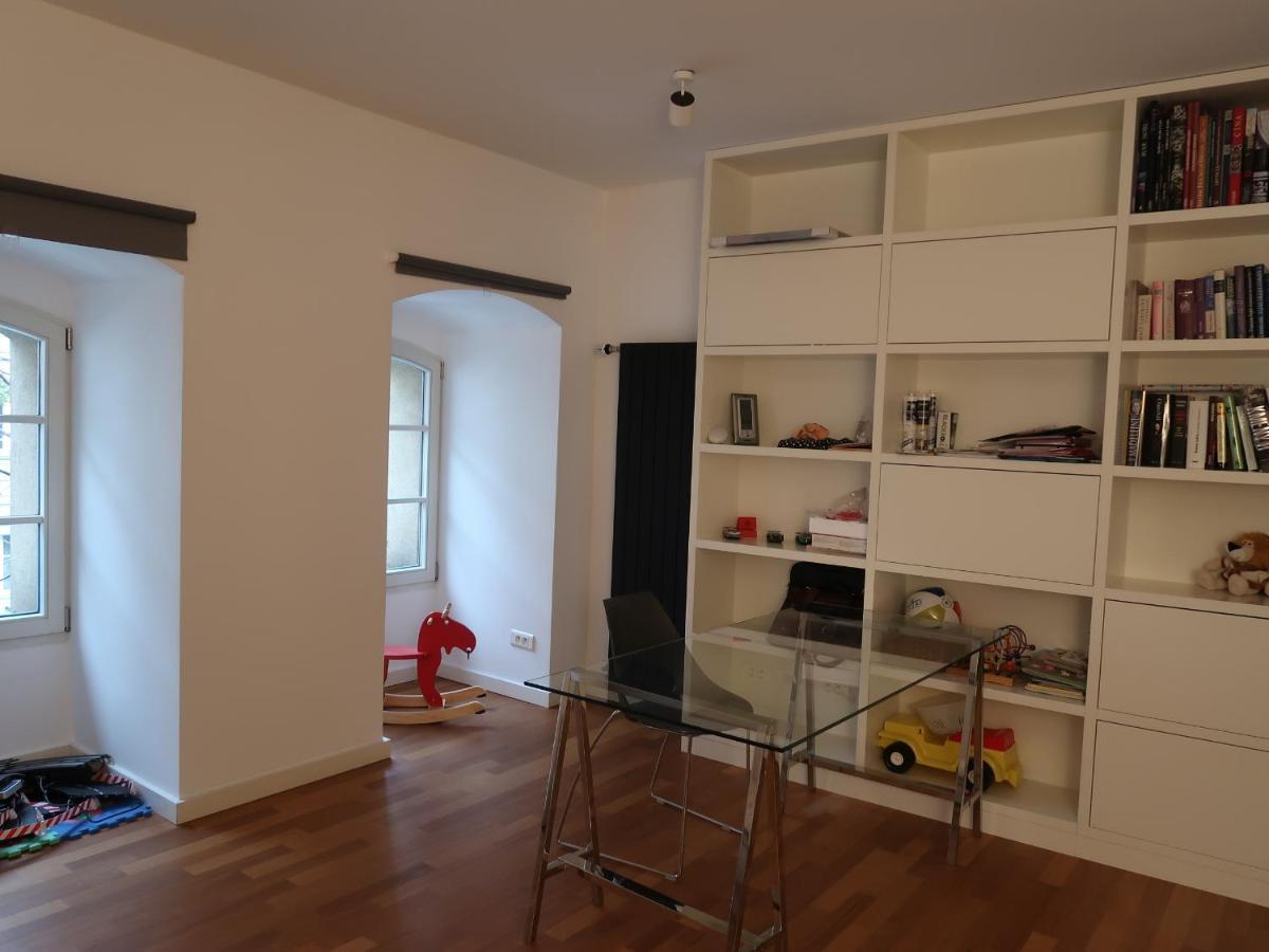 Michal Apartment 125M2 City Centre Praag Buitenkant foto