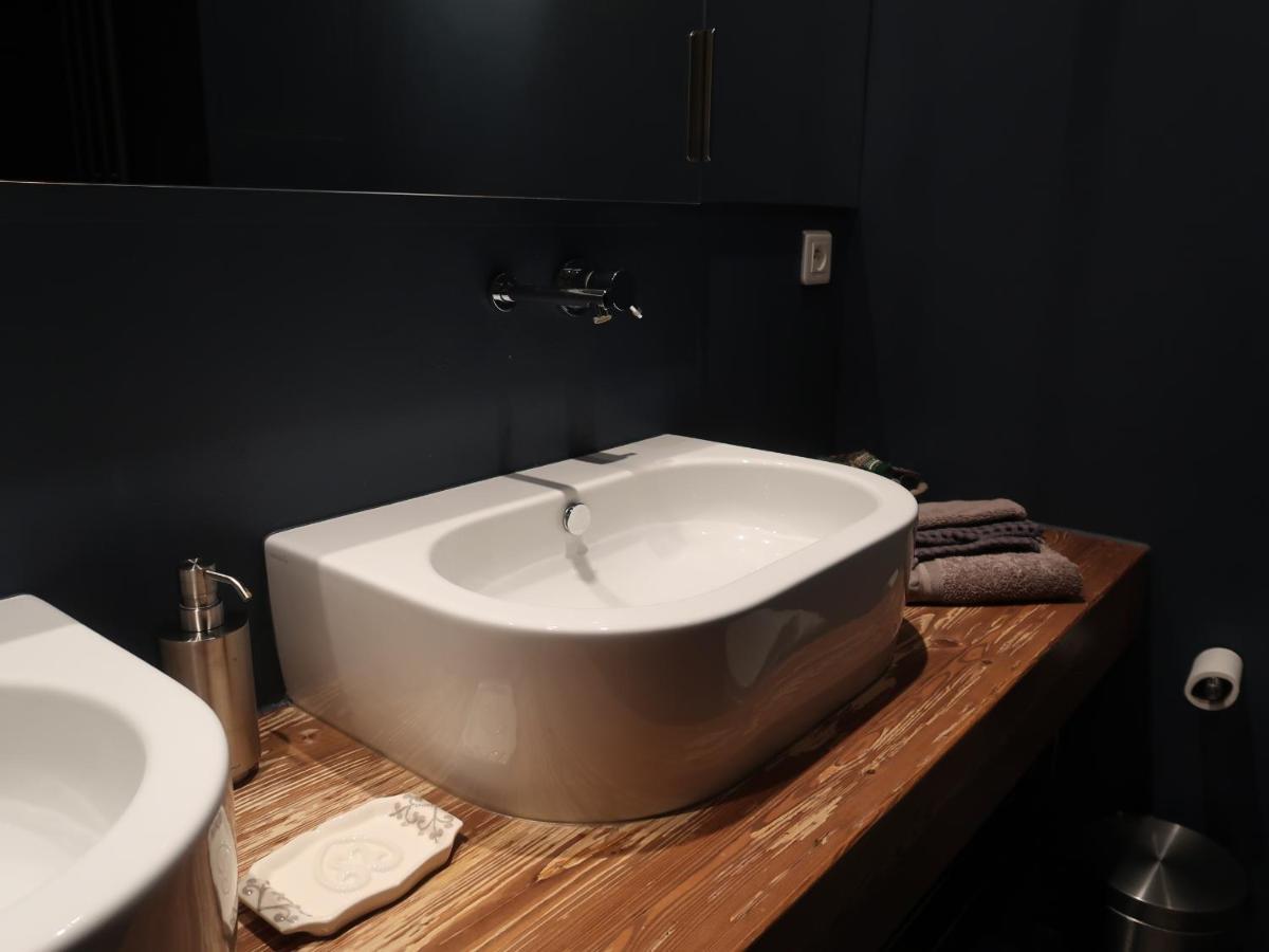 Michal Apartment 125M2 City Centre Praag Buitenkant foto
